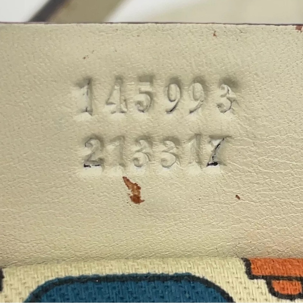 Authentic GUCCI Guccissima Leather Horsebit Off White Shoulder Bag - Picture 16 of 17